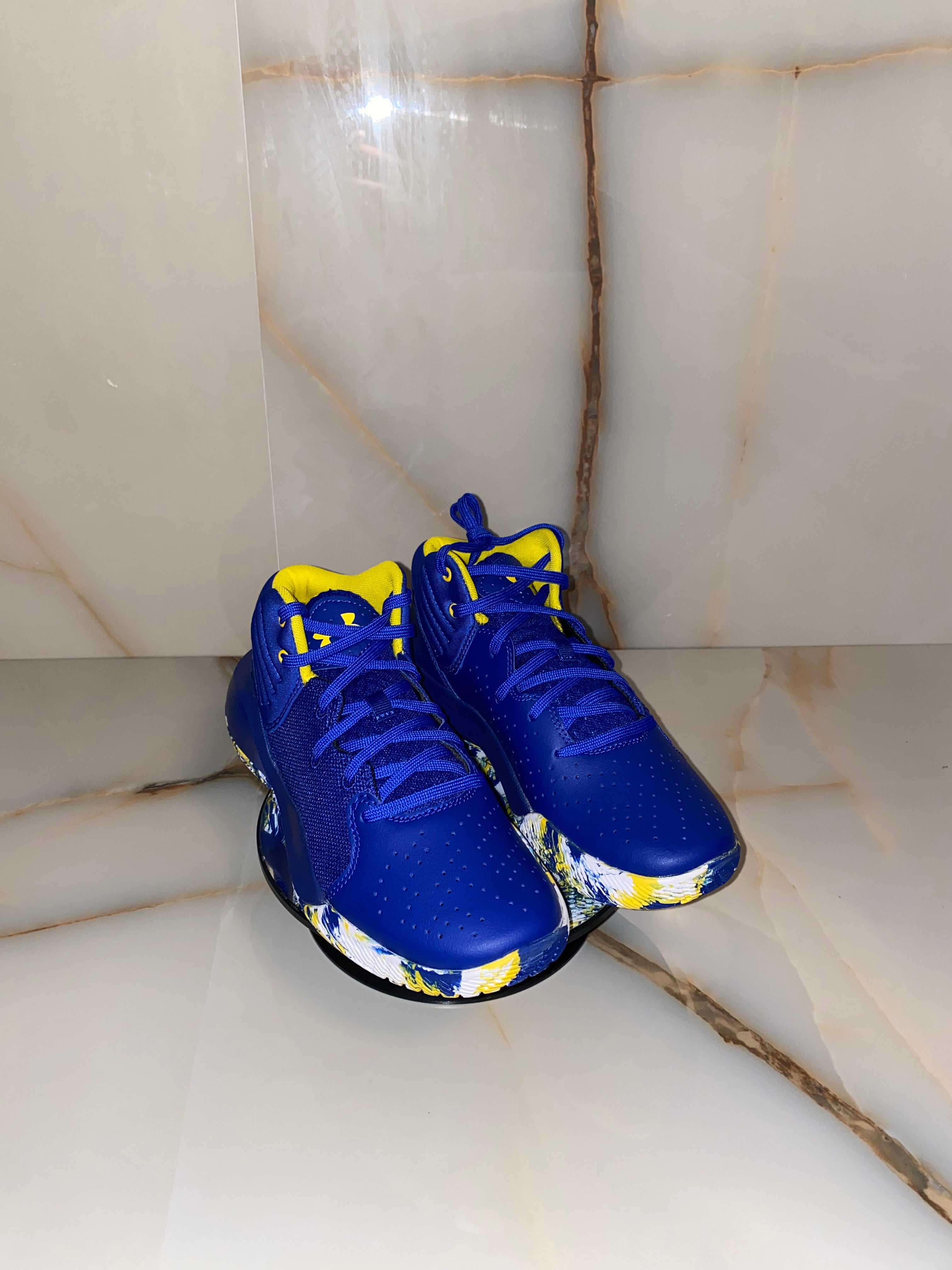 TR4289 - Under Armour Trainers