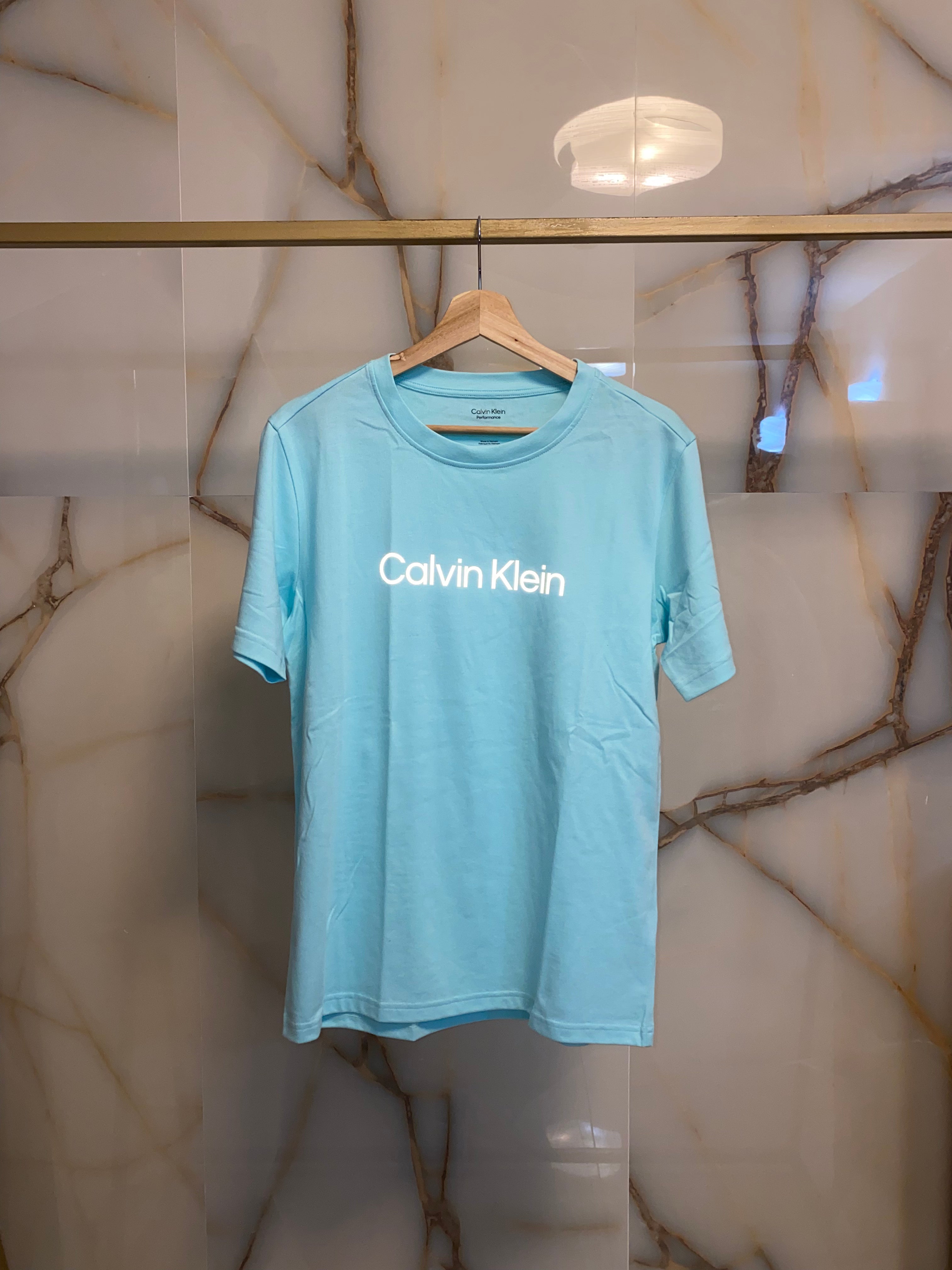 TR2370 - Calvin Klein T-Shirt